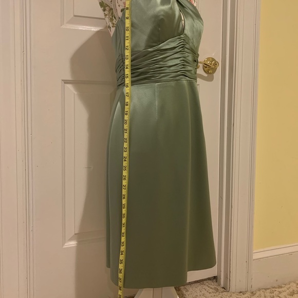 Fine Feathers green silk cocktail dress - 6 - Picture 3 of 9